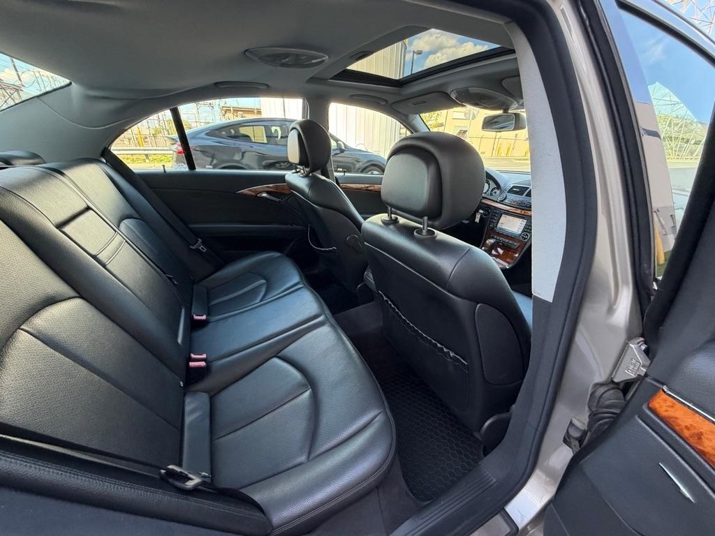 Mercedes-Benz E-Class 4dr Sdn 3.5L 4MATIC 2006