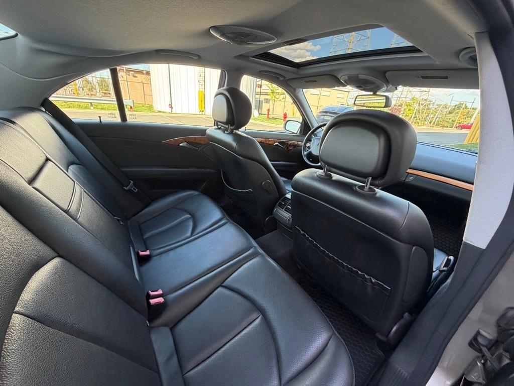 Mercedes-Benz E-Class 4dr Sdn 3.5L 4MATIC 2006