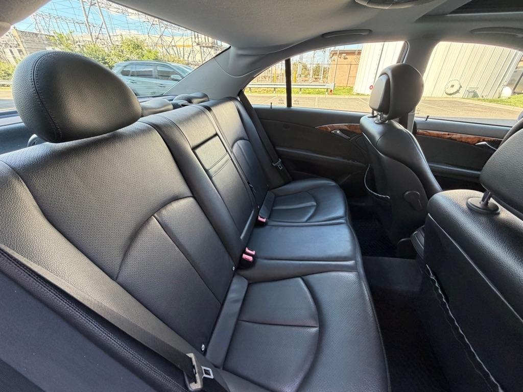Mercedes-Benz E-Class 4dr Sdn 3.5L 4MATIC 2006