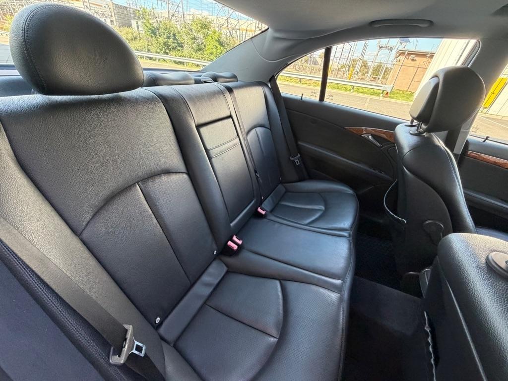 Mercedes-Benz E-Class 4dr Sdn 3.5L 4MATIC 2006