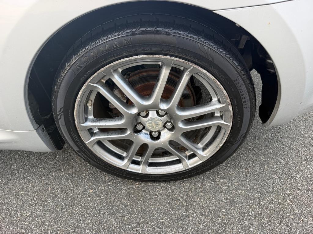 Scion tC 2dr HB Man (Natl) 2009