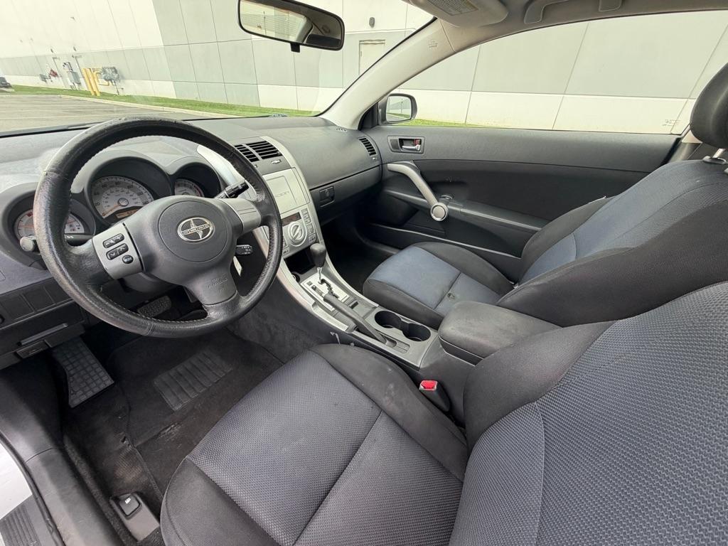 Scion tC 2dr HB Man (Natl) 2009