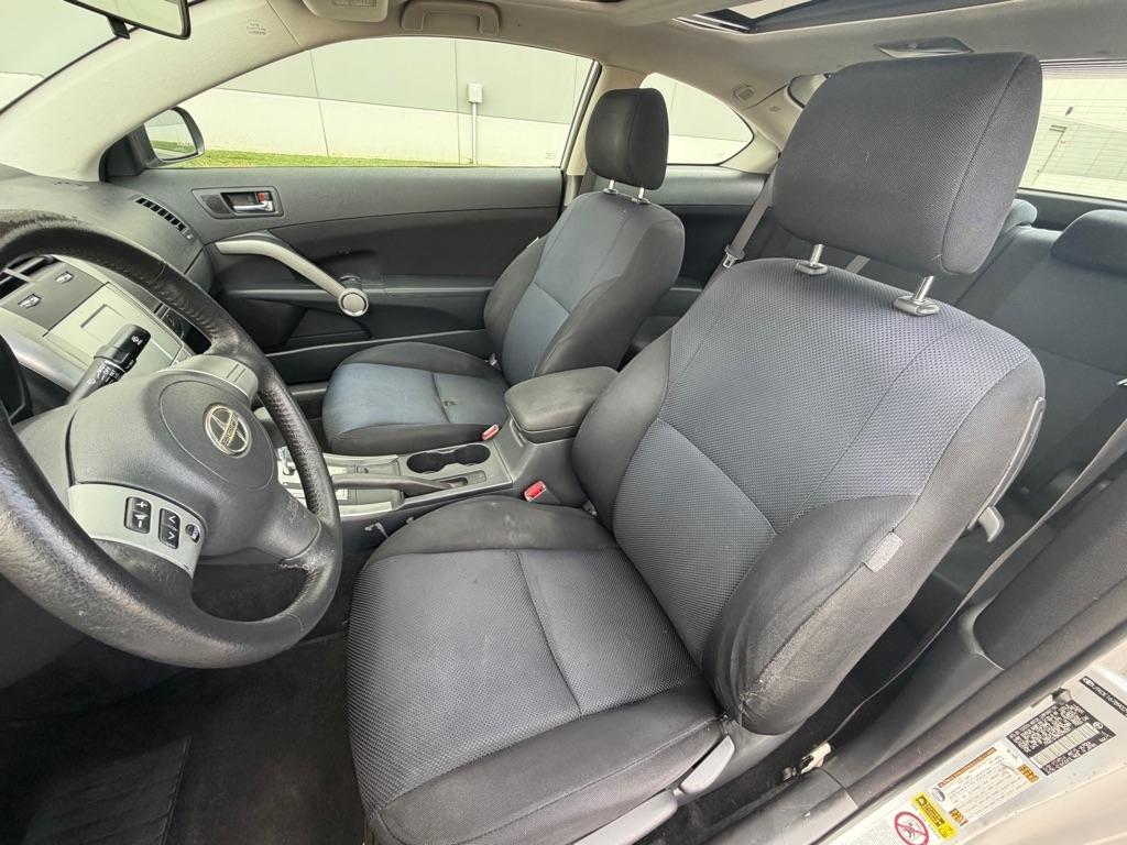 Scion tC 2dr HB Man (Natl) 2009