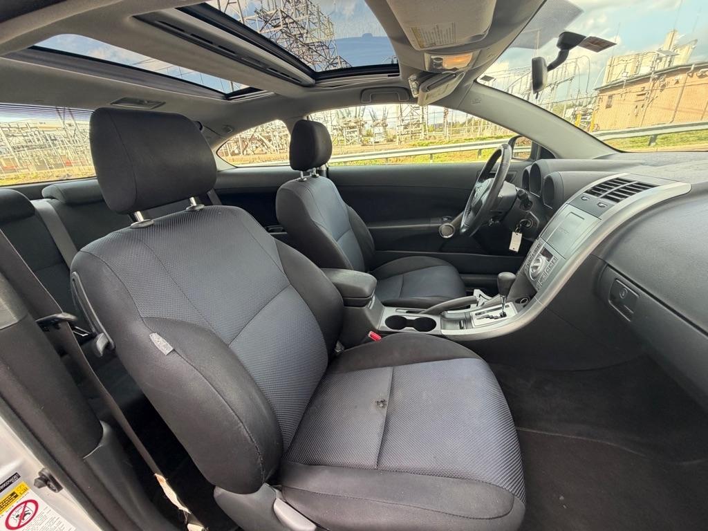 Scion tC 2dr HB Man (Natl) 2009