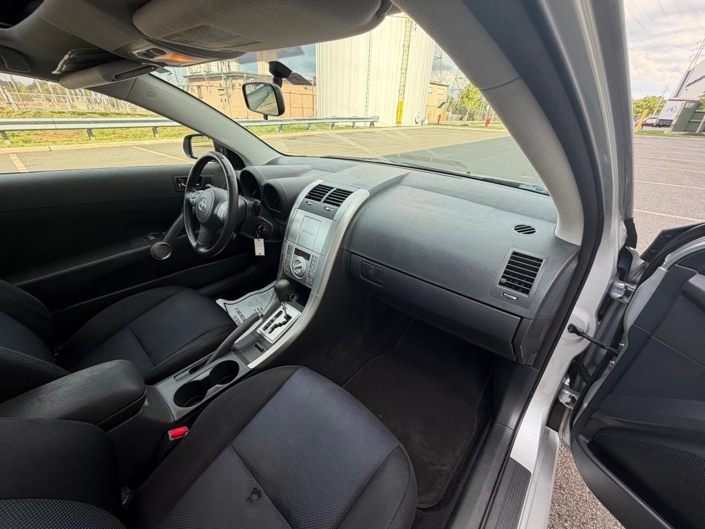 Scion tC 2dr HB Man (Natl) 2009