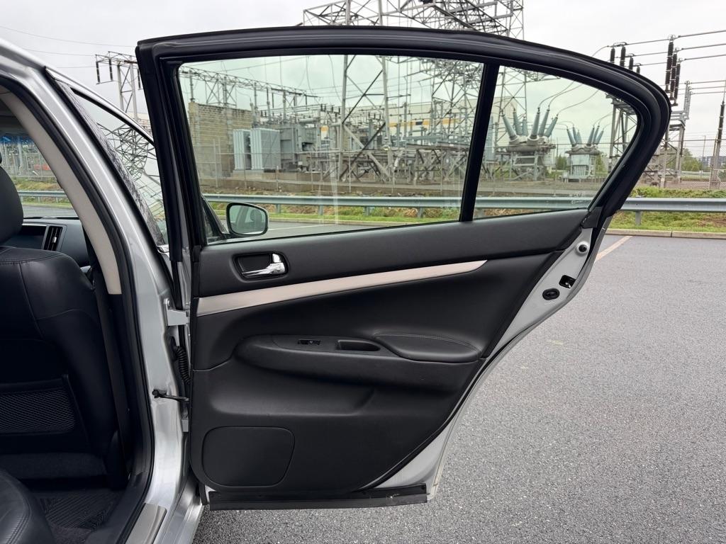 Infiniti Q40 4dr Sdn AWD 2015