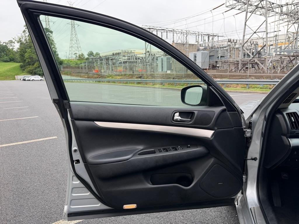 Infiniti Q40 4dr Sdn AWD 2015
