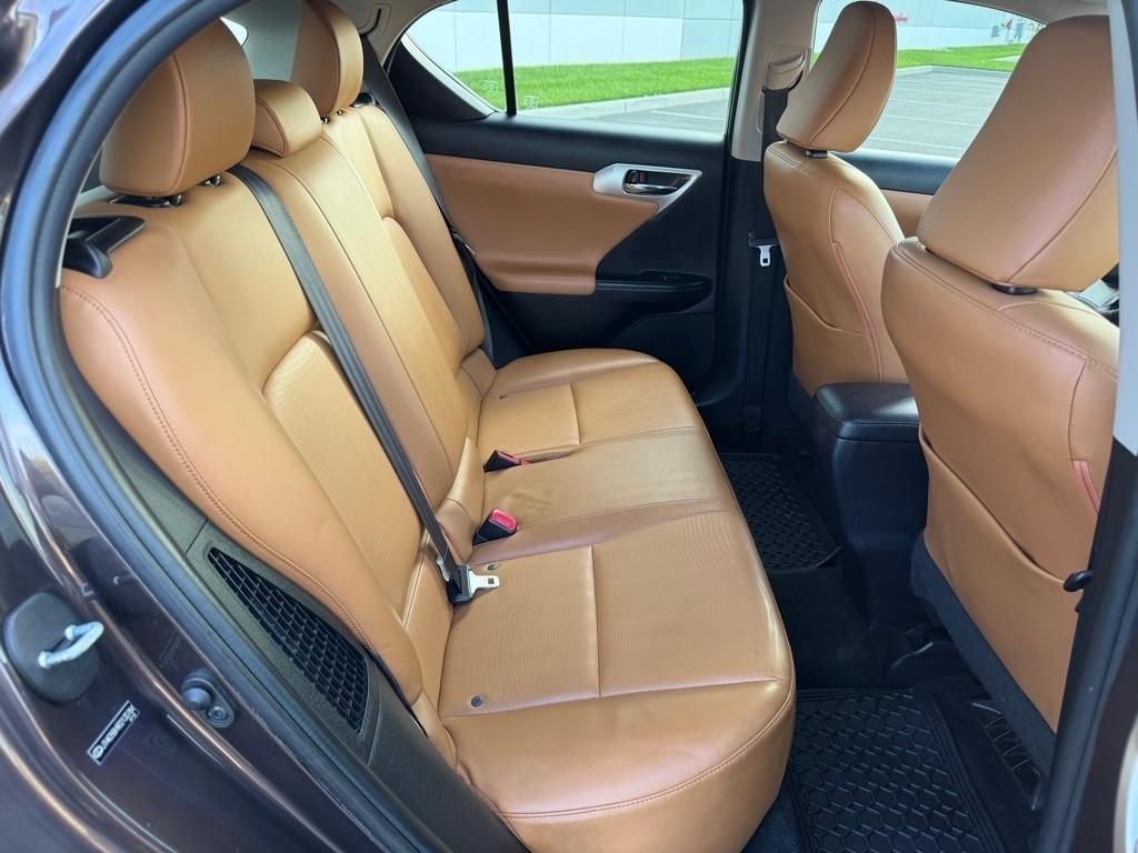 Lexus CT 200h 5dr Sdn Hybrid 2013
