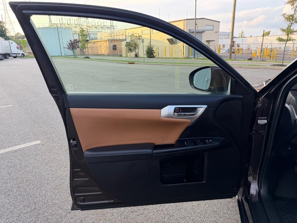 Lexus CT 200h 5dr Sdn Hybrid 2013