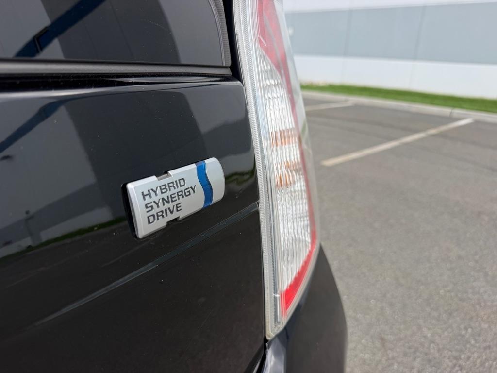 Toyota Prius 5dr HB Four (Natl) 2015