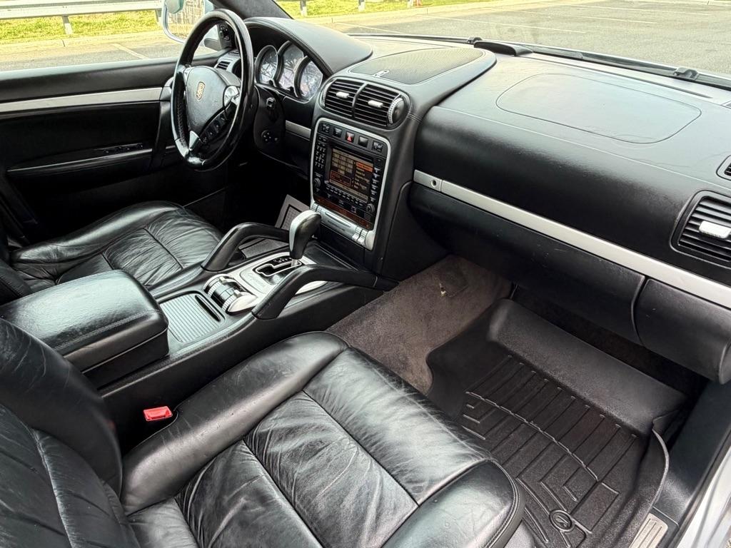Porsche Cayenne 4dr Turbo 2004