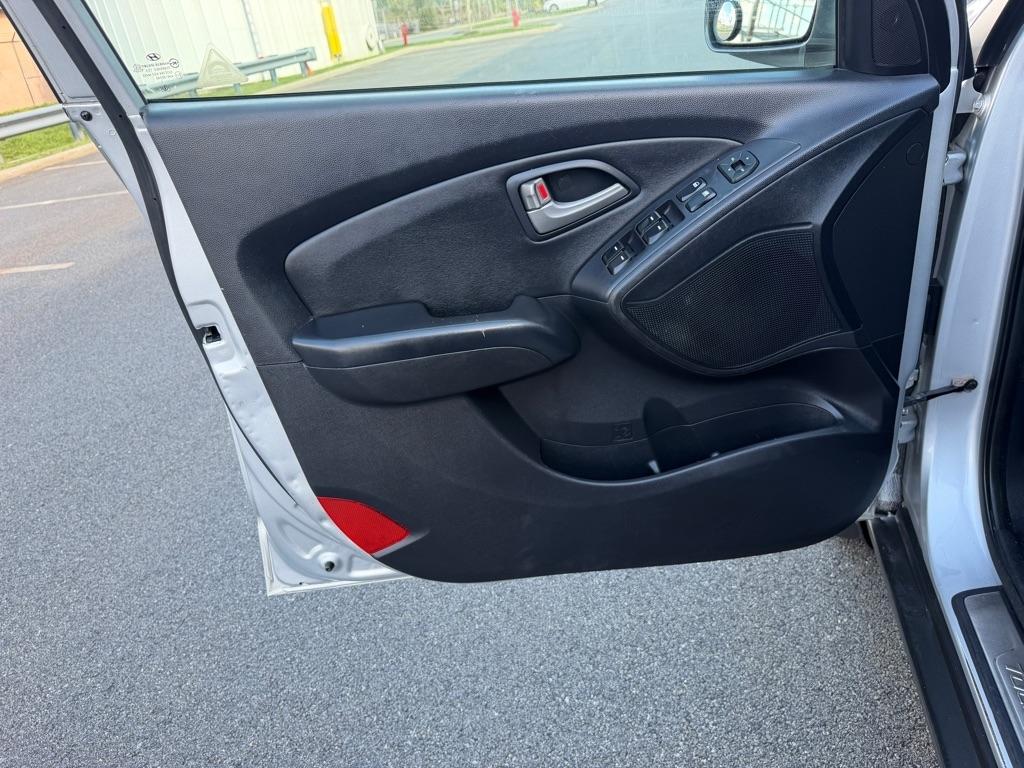 Hyundai Tucson AWD 4dr Auto Limited PZEV 2011