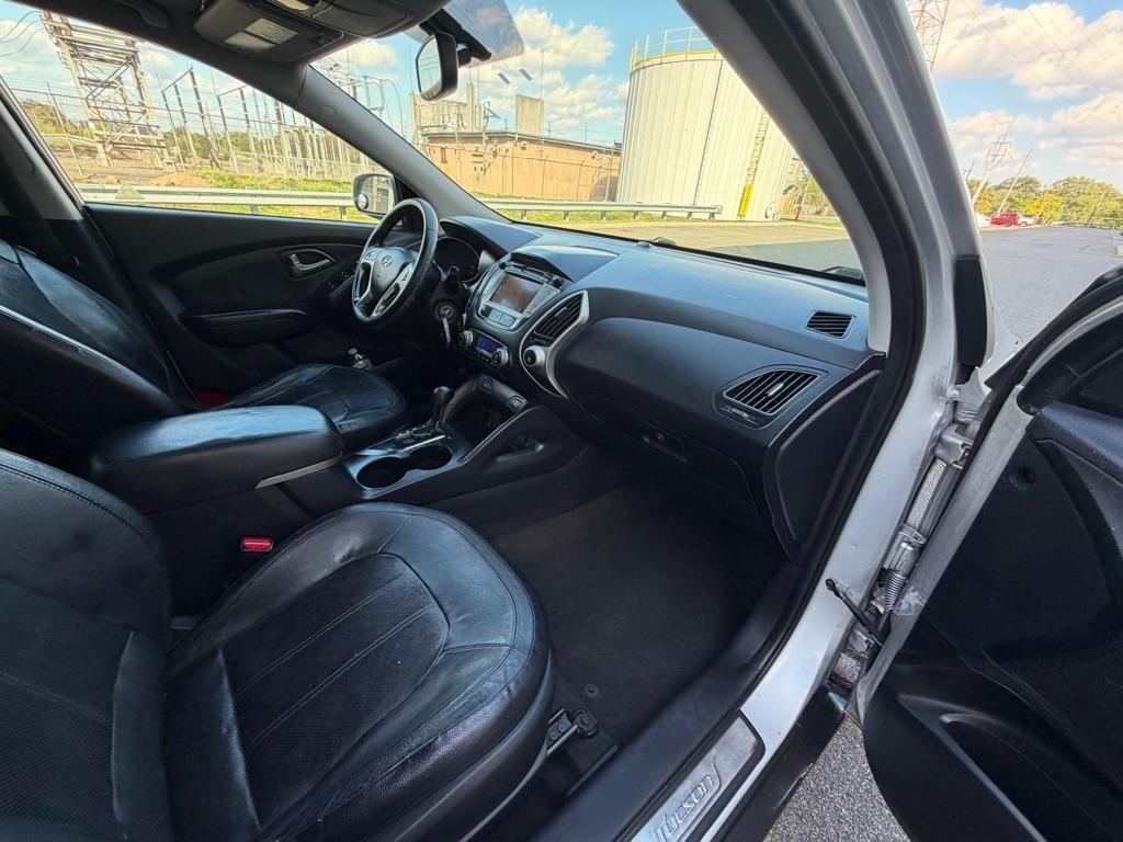 Hyundai Tucson AWD 4dr Auto Limited PZEV 2011