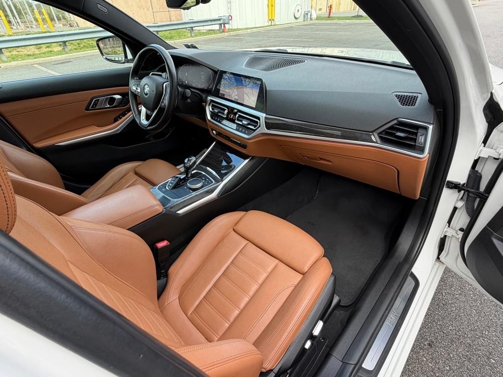 BMW 3 Series  2021