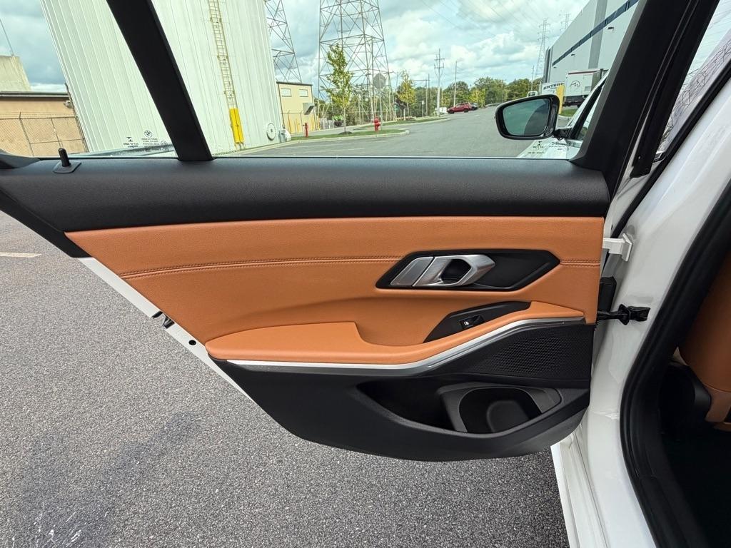 BMW 3 Series  2021