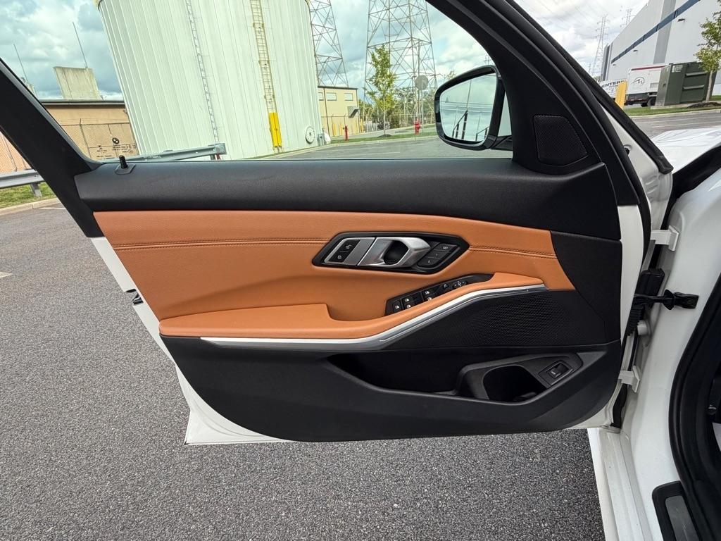 BMW 3 Series  2021