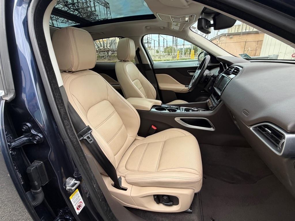 Jaguar F-Pace  2017