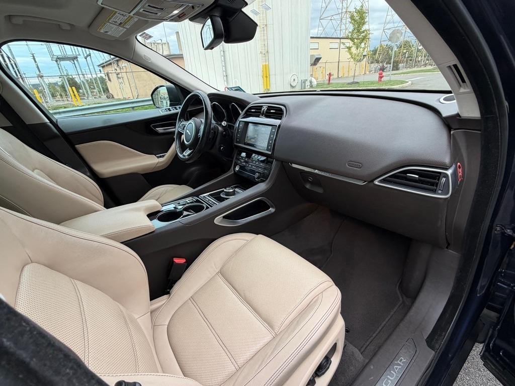 Jaguar F-Pace  2017
