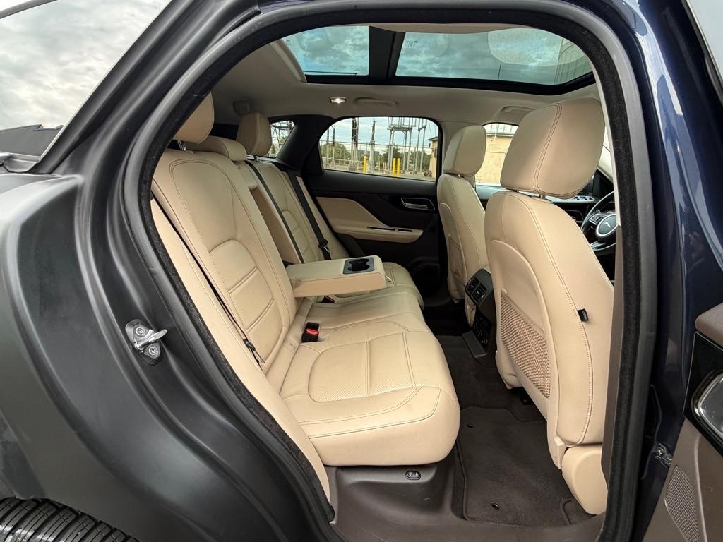Jaguar F-Pace  2017