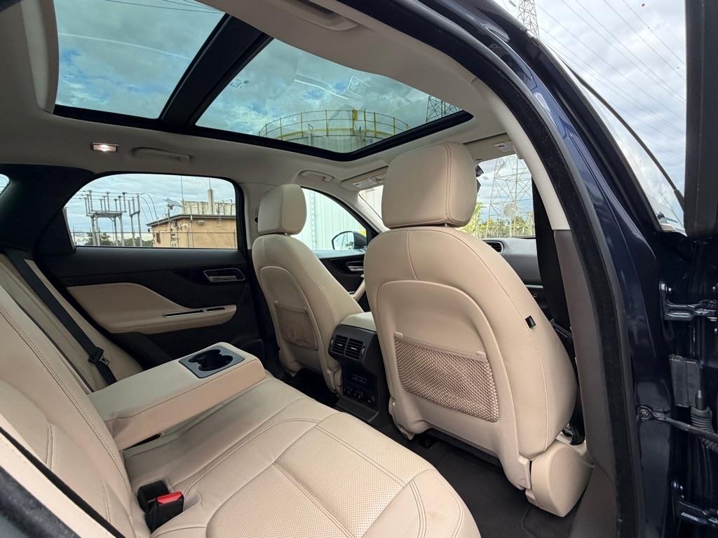 Jaguar F-Pace  2017