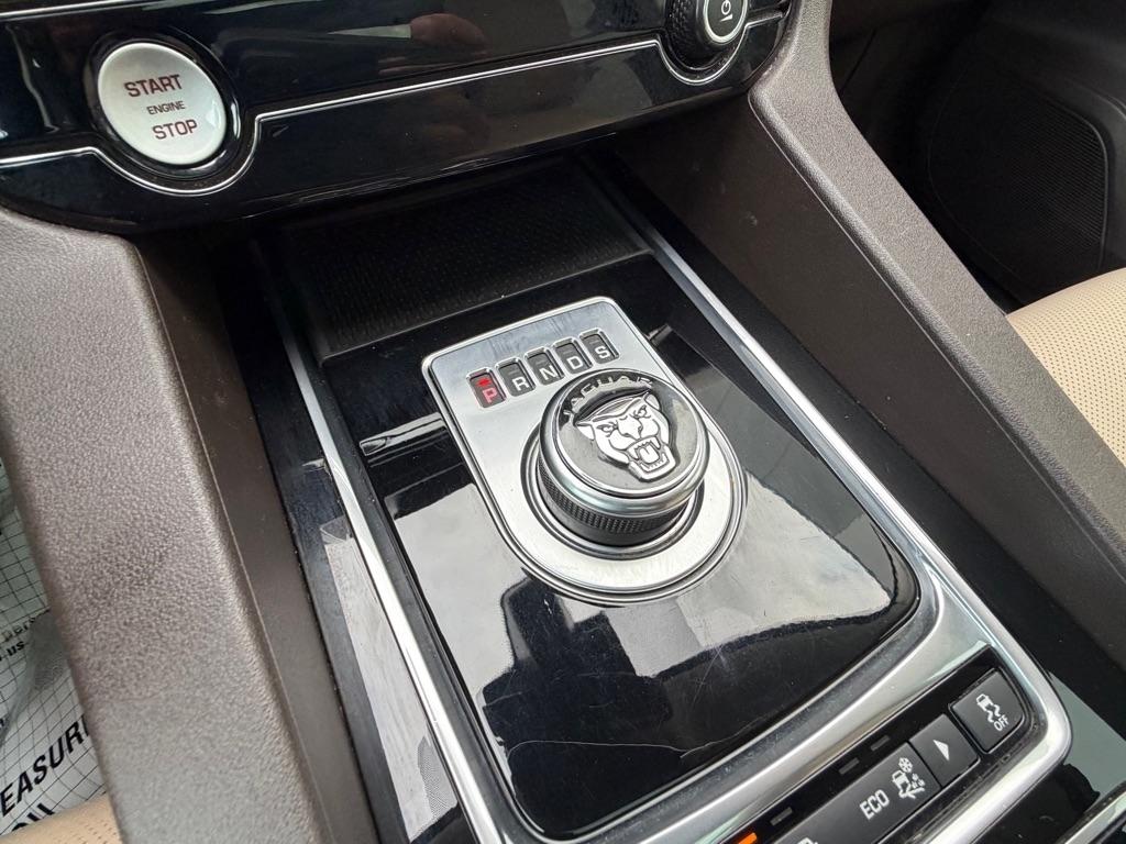 Jaguar F-Pace  2017