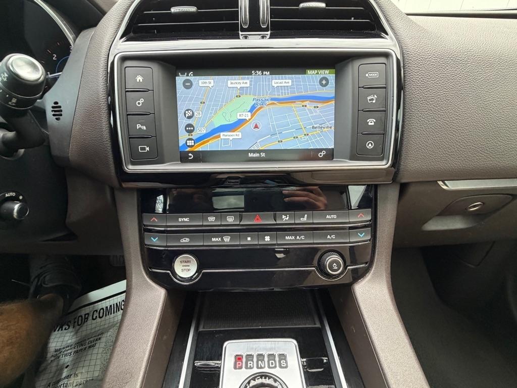 Jaguar F-Pace  2017