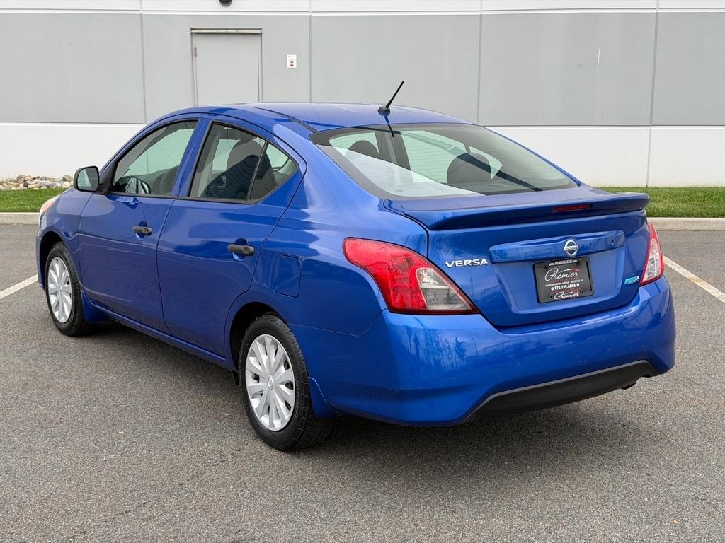 Nissan Versa  2015