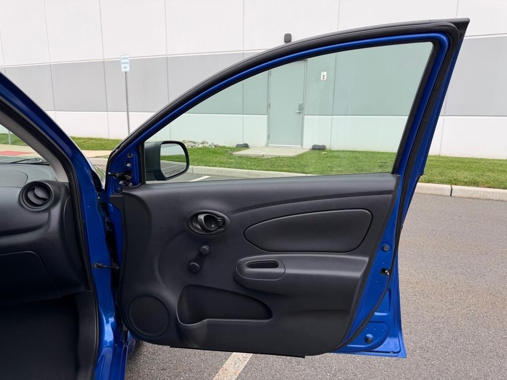 Nissan Versa  2015