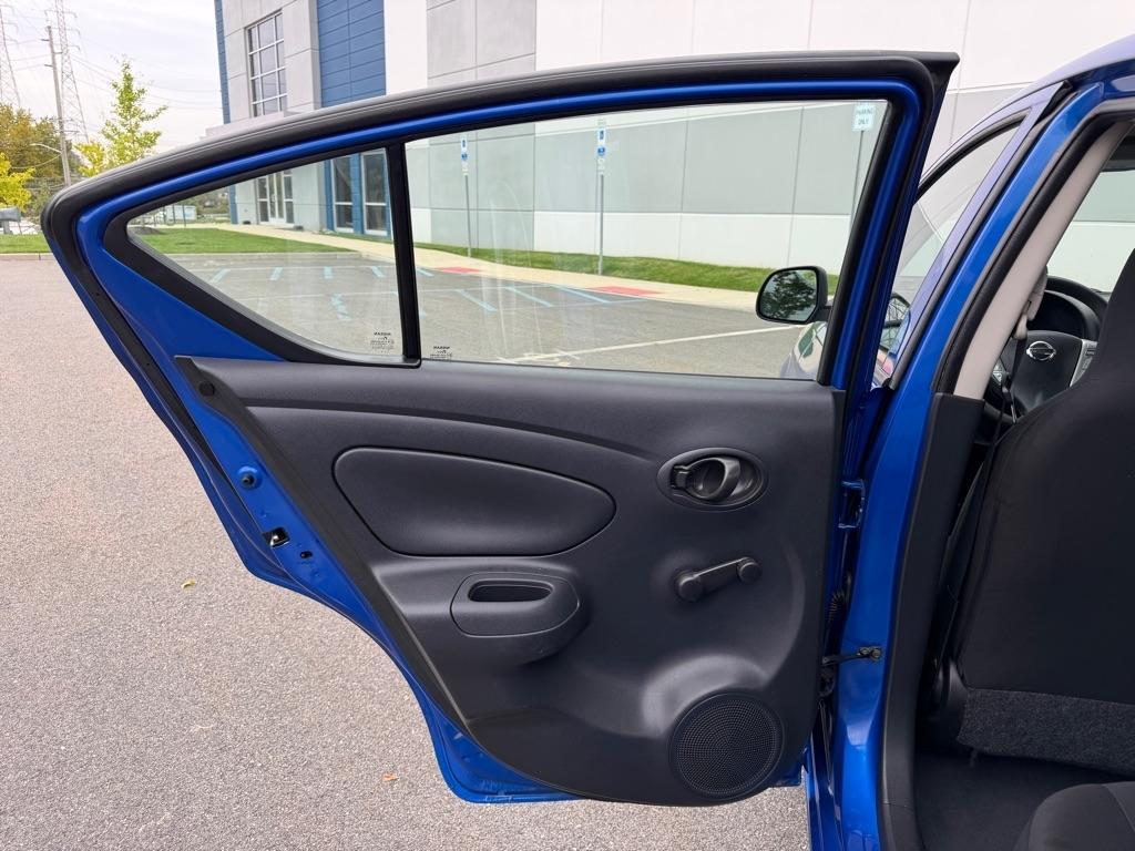 Nissan Versa  2015