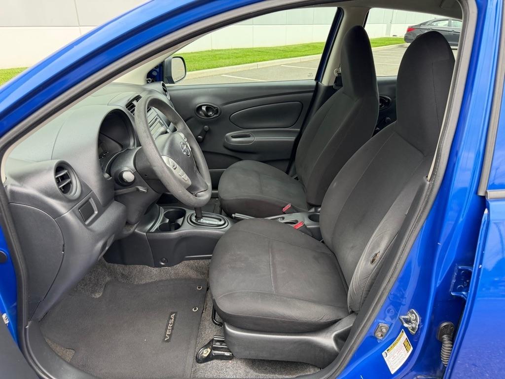 Nissan Versa  2015