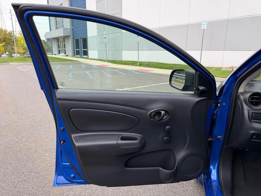 Nissan Versa  2015