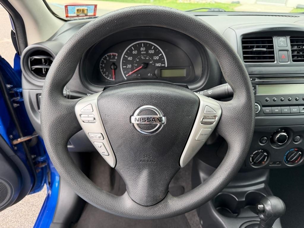 Nissan Versa  2015