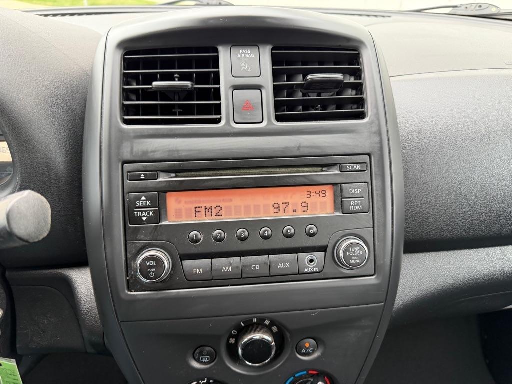 Nissan Versa  2015