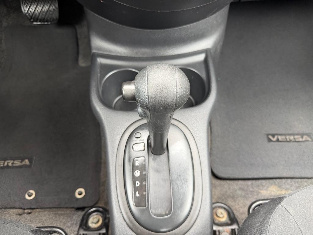 Nissan Versa  2015