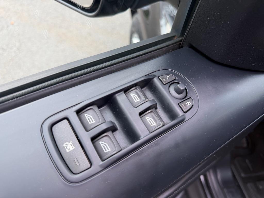 Land Rover LR2  2011