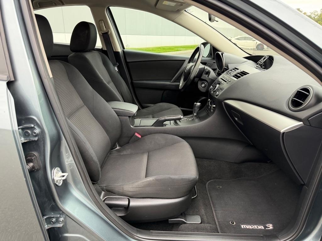 Mazda MAZDA3 i Touring 2012