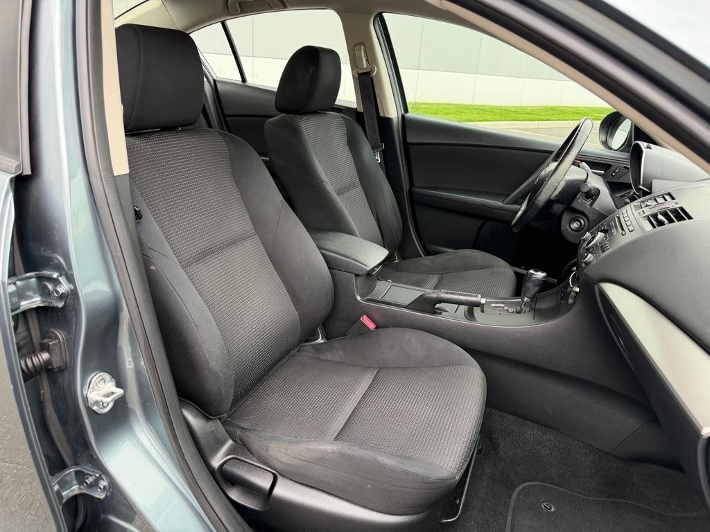 Mazda MAZDA3 i Touring 2012