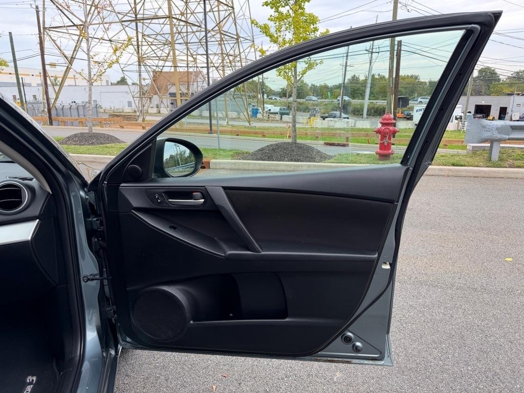 Mazda MAZDA3 i Touring 2012
