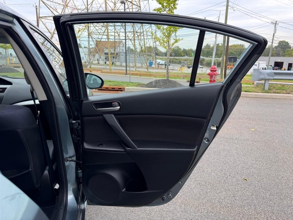 Mazda MAZDA3 i Touring 2012