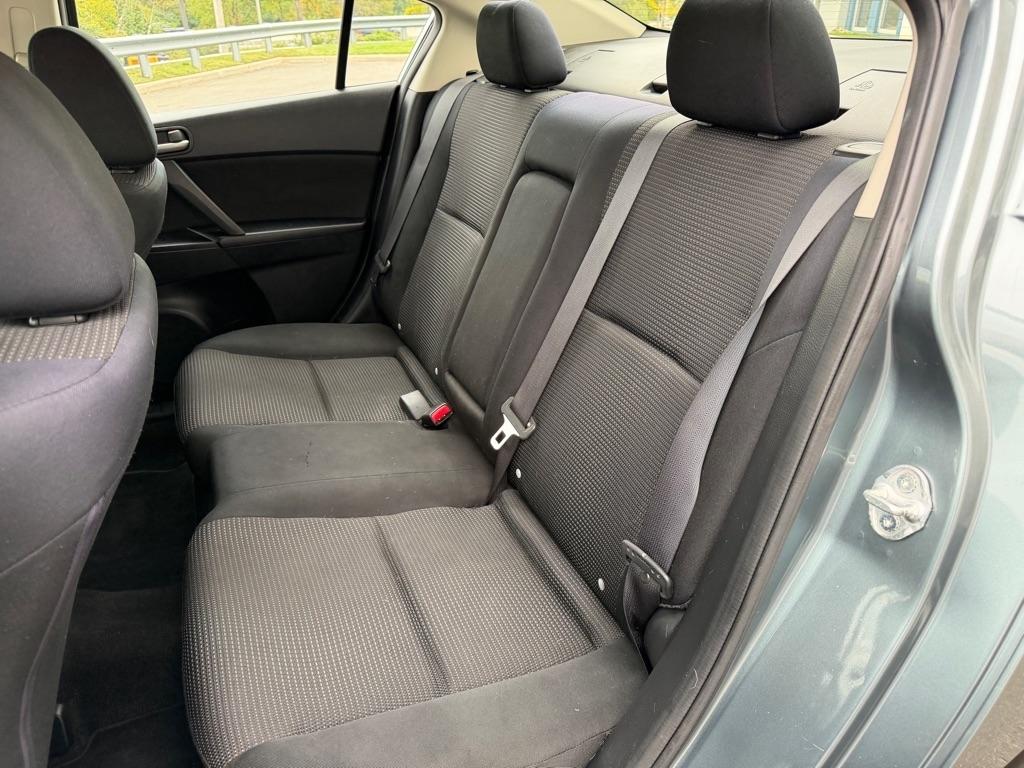 Mazda MAZDA3 i Touring 2012