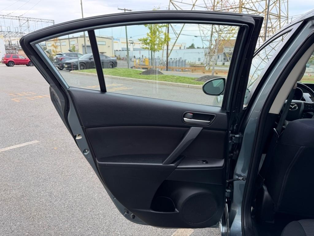 Mazda MAZDA3 i Touring 2012