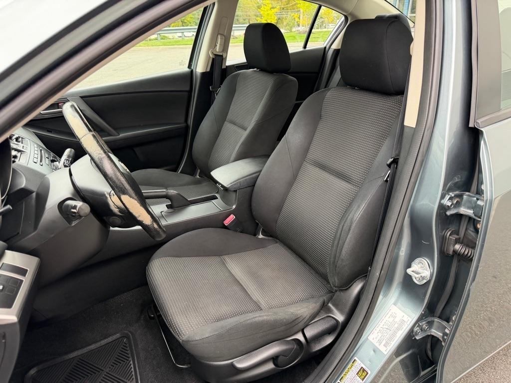 Mazda MAZDA3 i Touring 2012