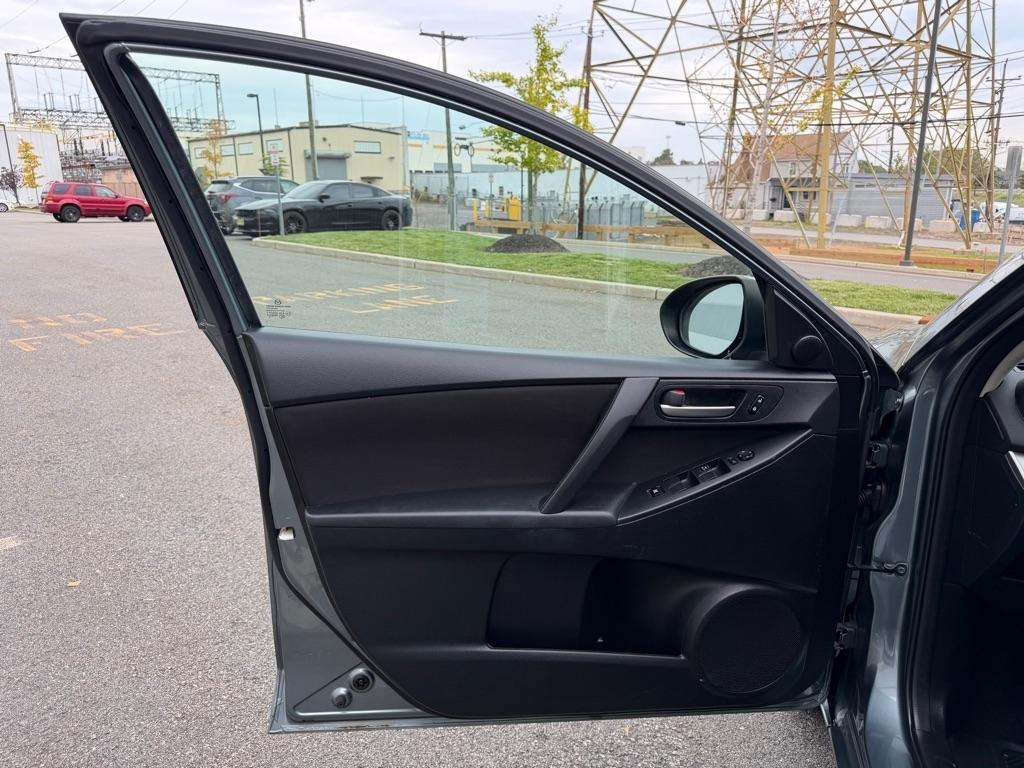 Mazda MAZDA3 i Touring 2012