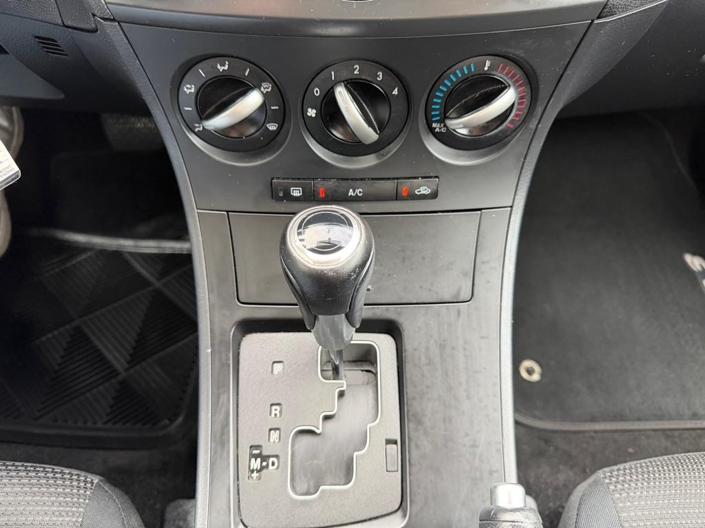 Mazda MAZDA3 i Touring 2012