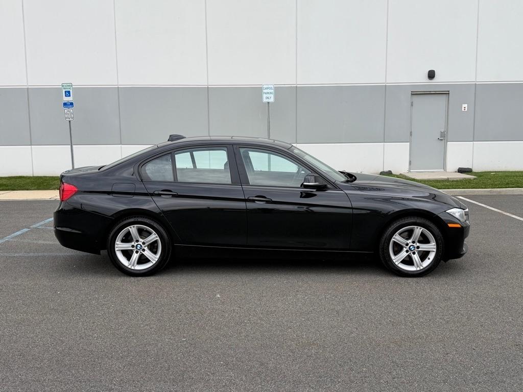 BMW 3 Series 4dr Sdn 328i xDrive AWD 2013