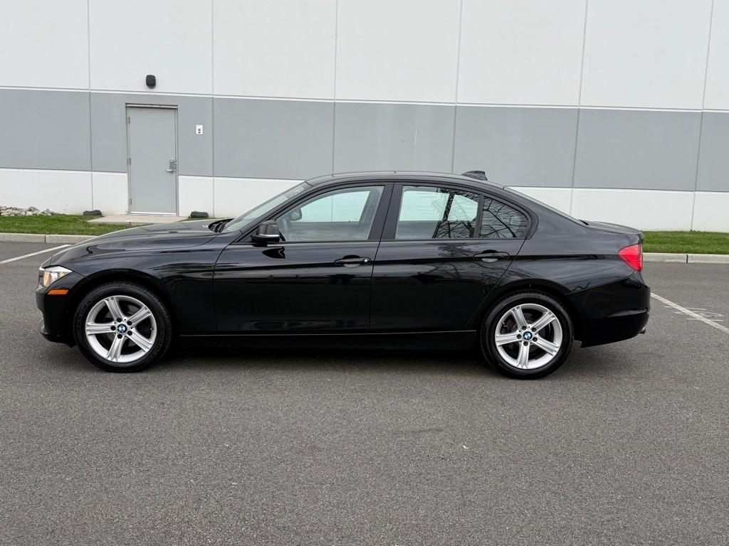 BMW 3 Series 4dr Sdn 328i xDrive AWD 2013
