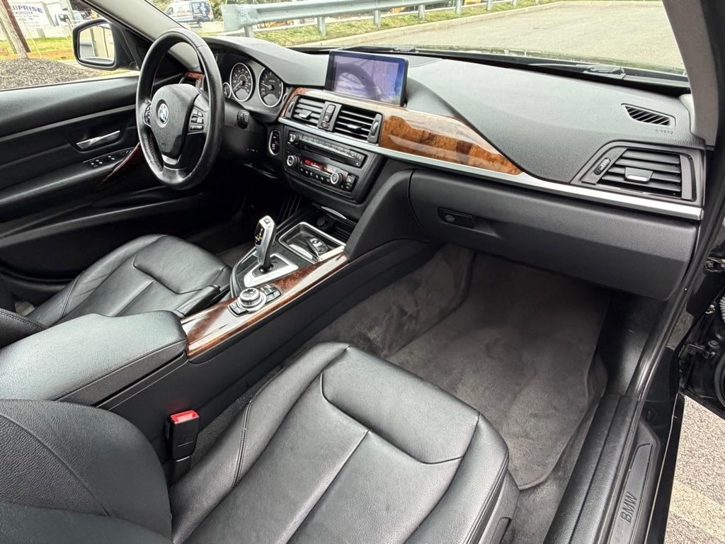 BMW 3 Series 4dr Sdn 328i xDrive AWD 2013