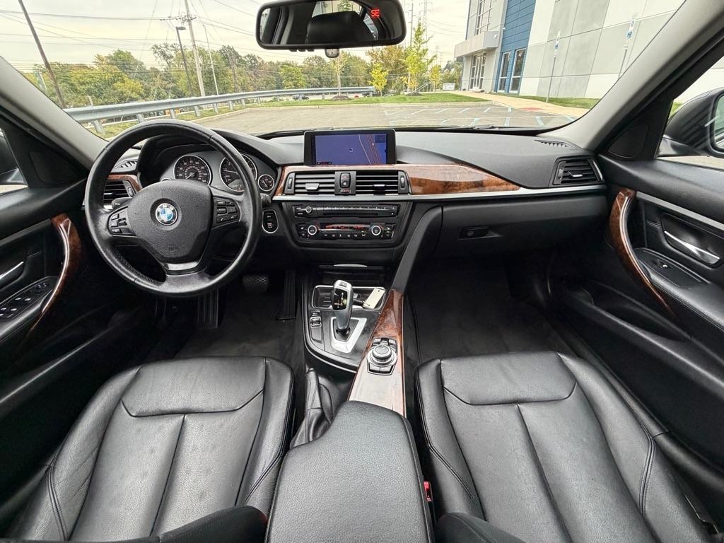 BMW 3 Series 4dr Sdn 328i xDrive AWD 2013