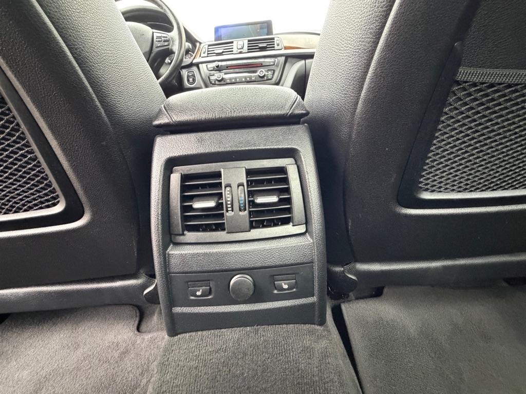 BMW 3 Series 4dr Sdn 328i xDrive AWD 2013