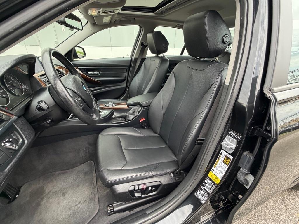 BMW 3 Series 4dr Sdn 328i xDrive AWD 2013